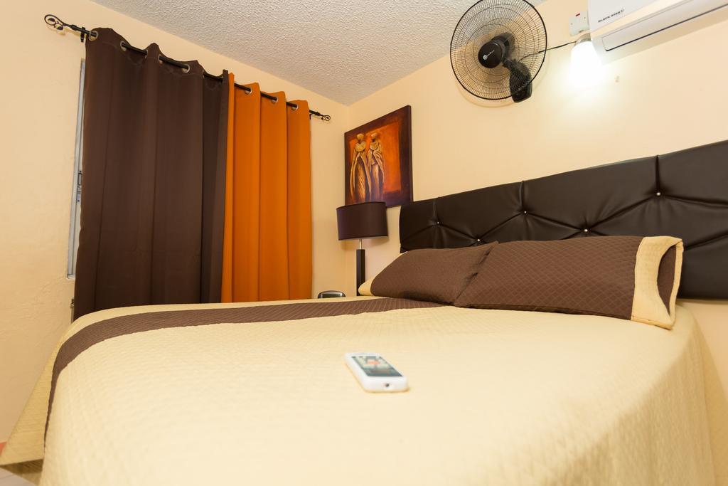 Cozy Accommodations Кингстън Екстериор снимка
