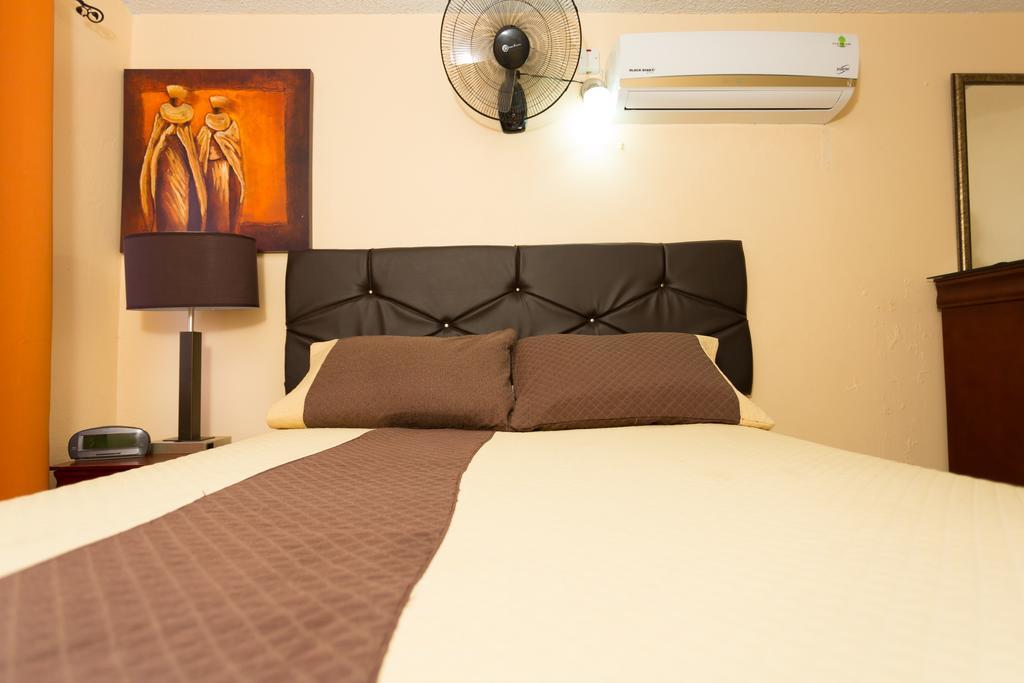 Cozy Accommodations Кингстън Екстериор снимка